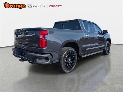 Used 2023 Chevrolet Silverado 1500 High Country w/ Technology Package image 4