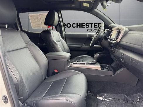 Certified 2022 Toyota Tacoma Limited AWD/4WD image 79