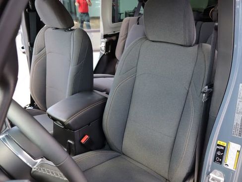 Used 2025 Jeep Wrangler Unlimited Sahara w/ Safety Group image 10