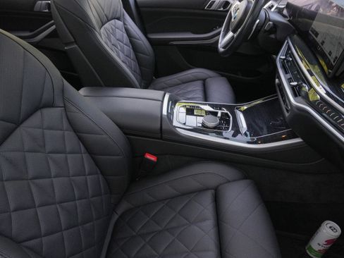 Used 2024 BMW X5 sDrive40i w/ M Sport Package RWD image 13