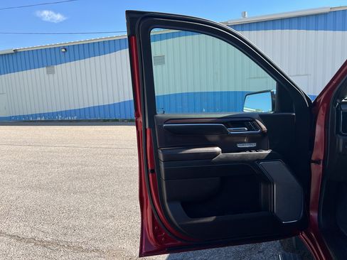 Used 2024 GMC Sierra 1500 Denali AWD/4WD image 14