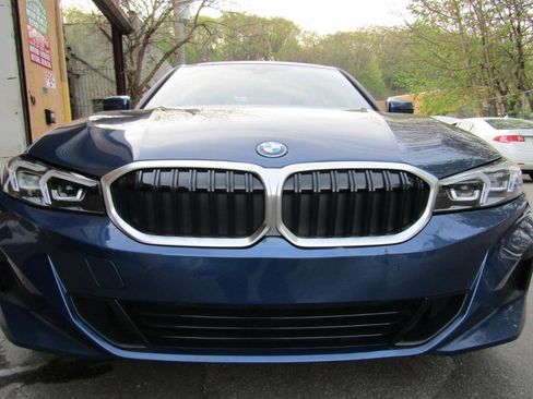 Used 2024 BMW 330e xDrive image 25