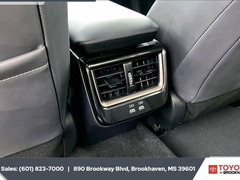 Used 2024 Toyota Crown Limited image 23