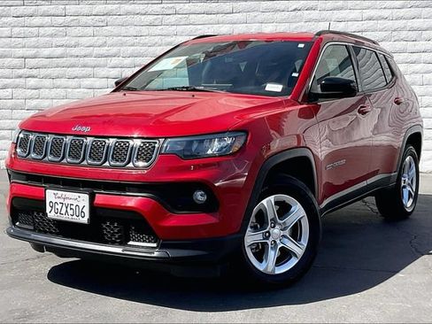 Certified 2023 Jeep Compass Latitude AWD/4WD image 1