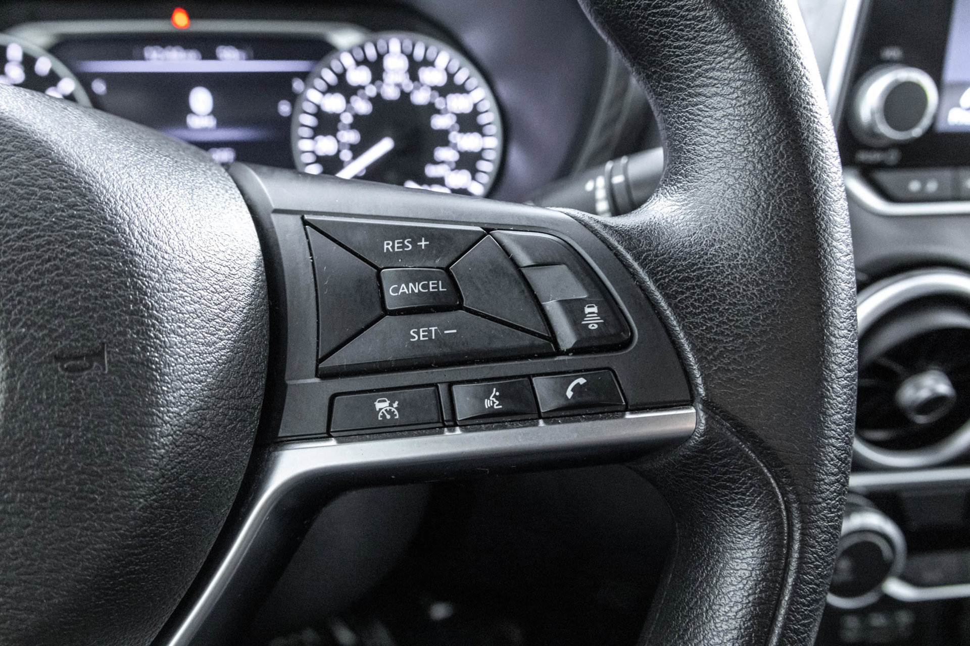 Used 2024 Nissan Sentra SV FWD image 27