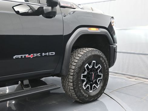Used 2025 GMC Sierra 2500 AT4X image 44