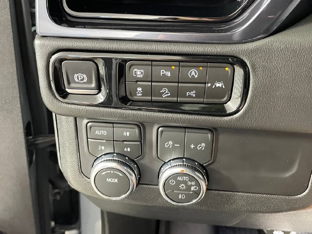 Certified 2026 GMC Yukon XL AT4 w/ AT4 Premium Package AWD/4WD image 15