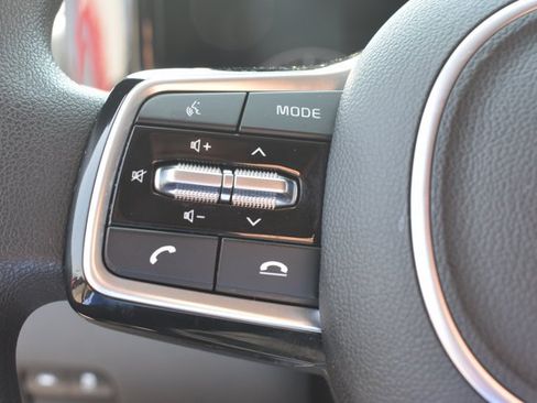Used 2023 Kia Sorento LX FWD image 20
