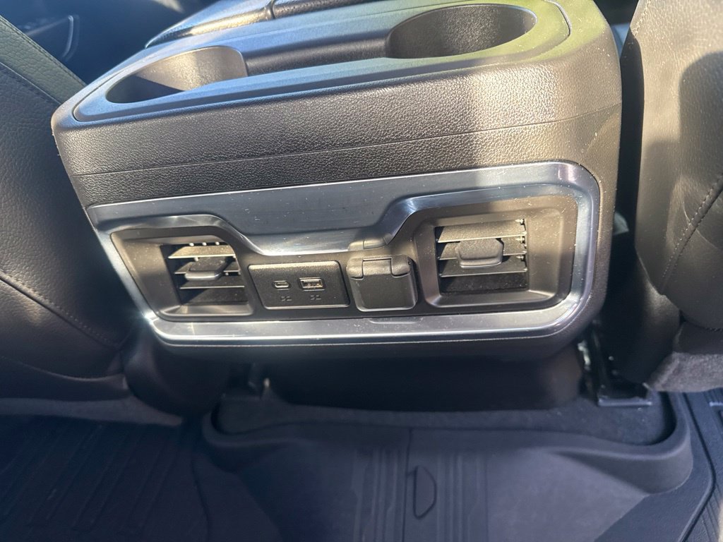 Used 2022 GMC Sierra 3500 Denali AWD/4WD image 14