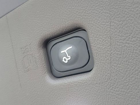 Used 2022 Lincoln Nautilus Reserve w/ Luxury Package image 32