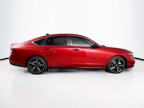 Used 2023 Honda Accord Sport image 2