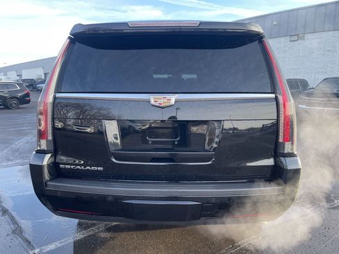 Used 2015 Cadillac Escalade ESV Premium image 6