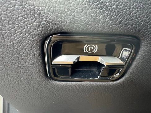 Used 2022 Mercedes-Benz S 500 4MATIC image 9