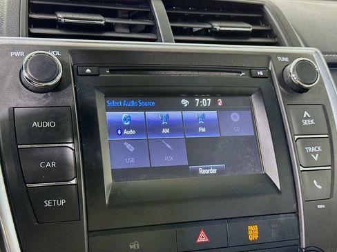 Certified 2017 Toyota Camry LE image 7