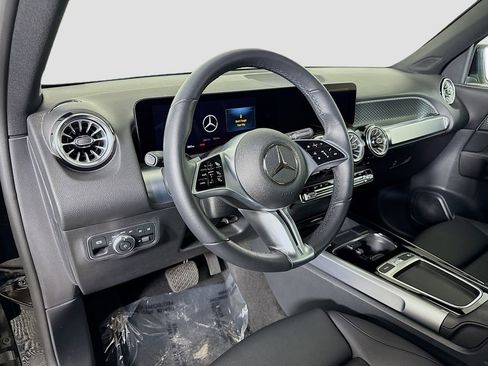 Used 2024 Mercedes-Benz GLB 250 4MATIC image 10