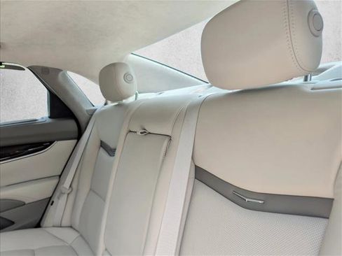 Used 2013 Cadillac XTS Platinum FWD image 18