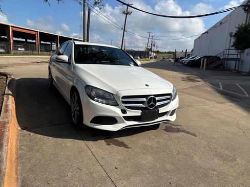 Used 2018 Mercedes-Benz C 300 Sedan image 3