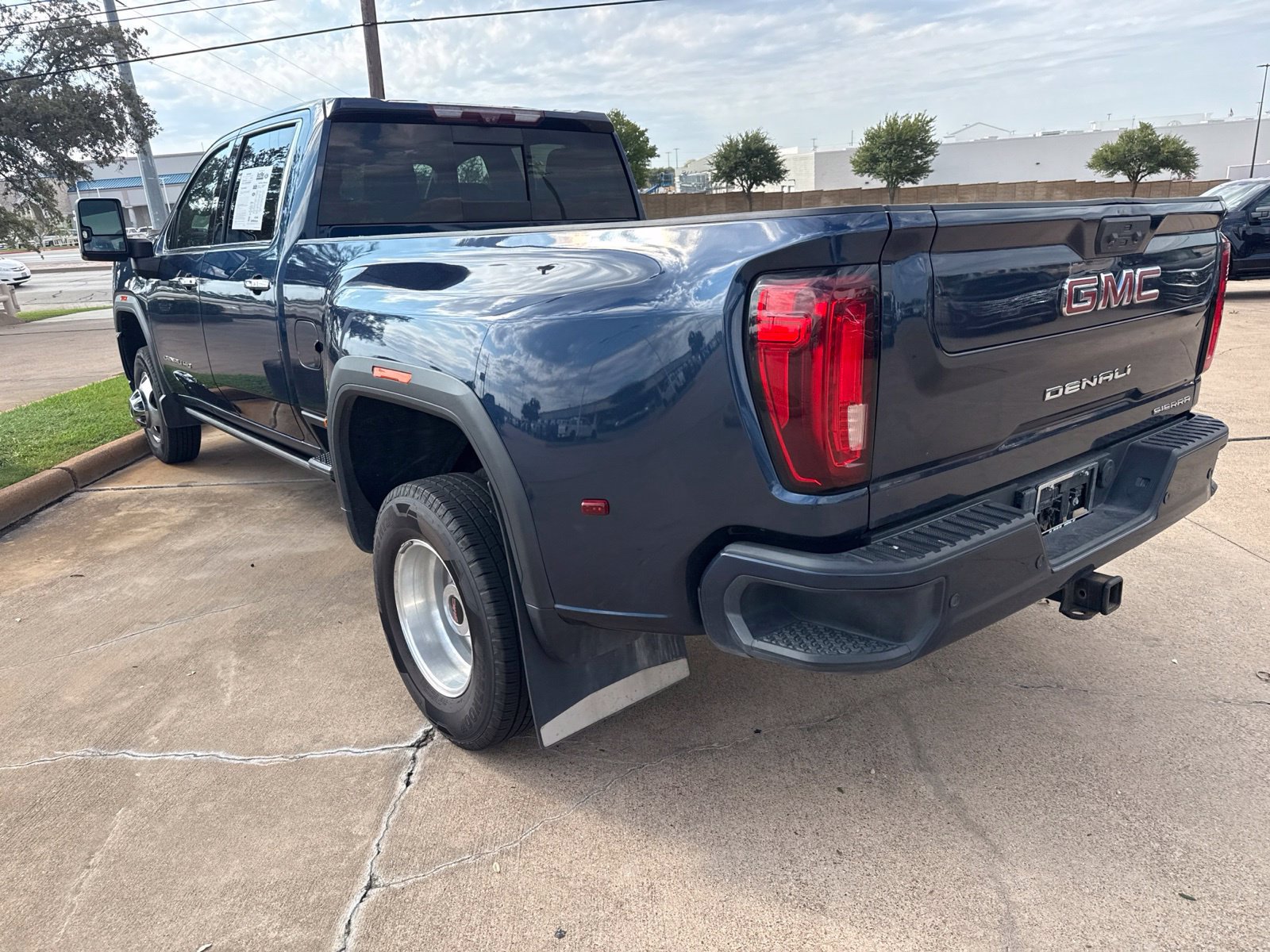 Used 2022 GMC Sierra 3500 Denali w/ Denali Ultimate Package AWD/4WD image 5