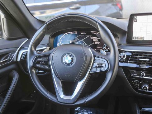 Certified 2023 BMW 530e w/ Convenience Package image 12