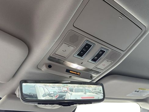 Used 2020 Land Rover Defender 110 SE image 23