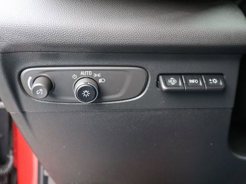 Used 2023 Buick Envision Avenir image 14