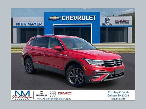 Used 2023 Volkswagen Tiguan SE AWD/4WD image 1