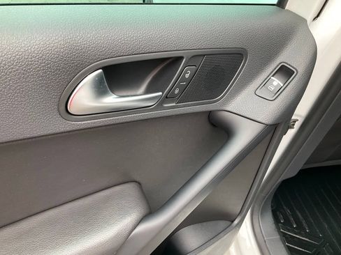 Used 2014 Volkswagen Tiguan SE FWD image 46