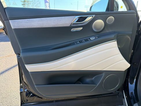New 2026 Genesis GV80 2.5T Prestige image 10