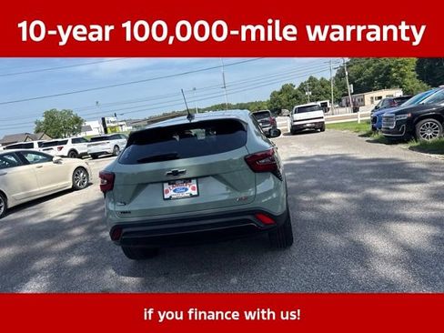 Used 2024 Chevrolet Trax RS w/ Sunroof Package FWD image 25