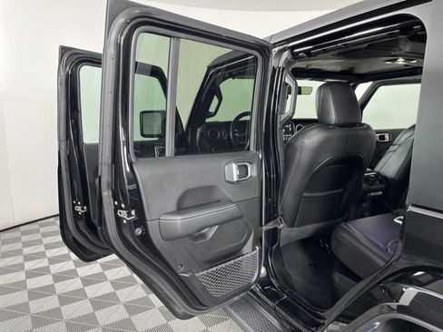 Used 2023 Jeep Wrangler Unlimited Sahara w/ Cold Weather Group AWD/4WD image 33