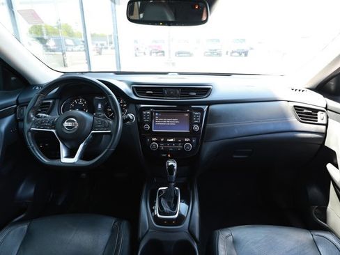Used 2017 Nissan Rogue SL w/ SL Premium Package FWD image 30