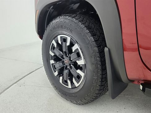 Used 2022 Nissan Frontier PRO-4X w/ Technology Package image 21