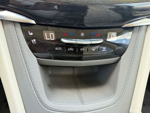 Used 2023 Cadillac XT6 Premium Luxury AWD/4WD image 32
