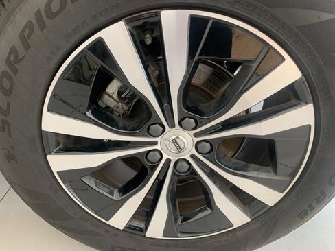 Certified 2024 Volvo XC60 B5 Core image 8