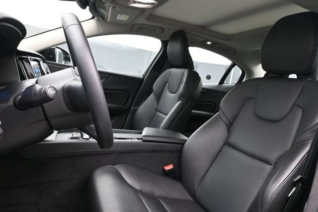 Used 2023 Volvo S60 B5 Core w/ Climate Package FWD image 10