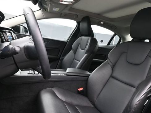 Used 2023 Volvo S60 B5 Core w/ Climate Package FWD image 10