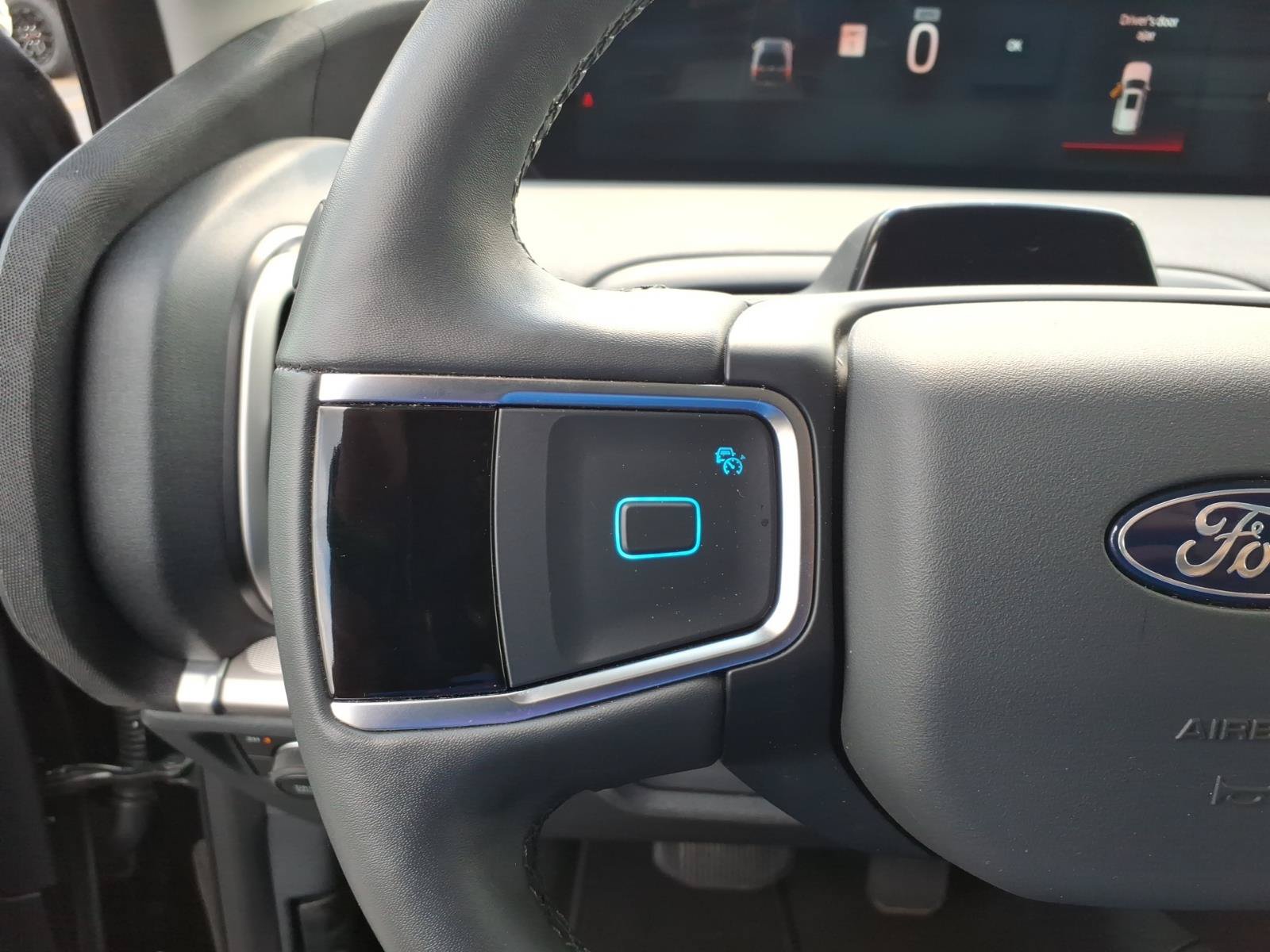 Used 2025 Ford Expedition Max Active AWD/4WD image 11