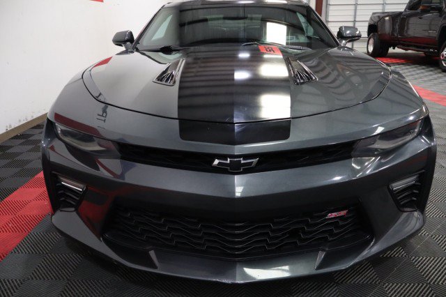Used 2018 Chevrolet Camaro SS RWD image 4