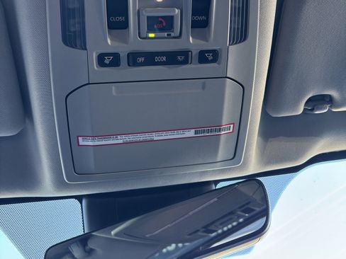 Used 2023 Toyota Highlander XLE image 36