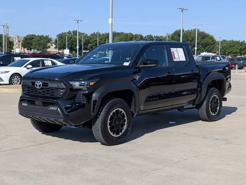 Used 2024 Toyota Tacoma TRD Off-Road AWD/4WD image 9