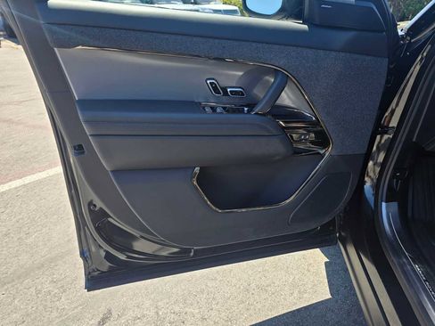 Used 2025 Land Rover Range Rover Sport SE image 23