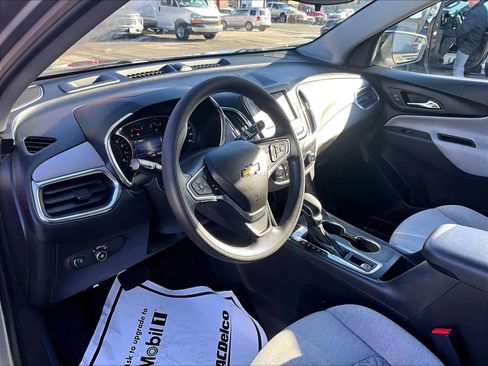 Used 2023 Chevrolet Equinox LS w/ LS Convenience Package image 8