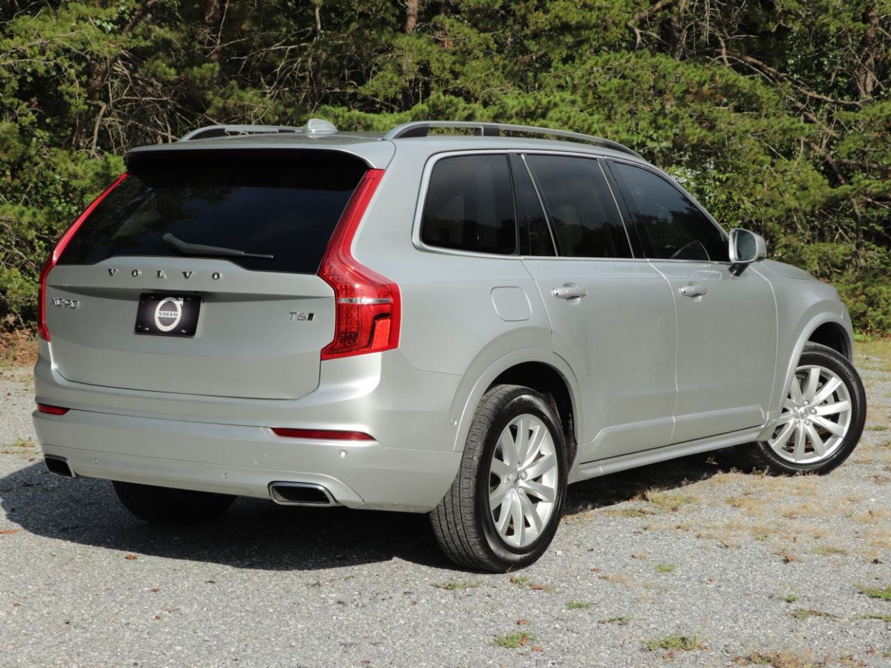 Used 2018 Volvo XC90 T6 Momentum w/ Convenience Package AWD/4WD image 3
