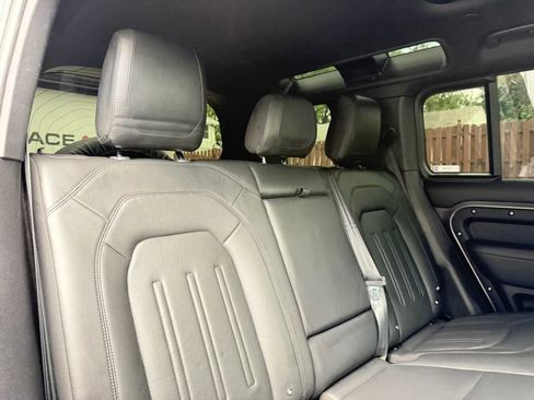 Used 2022 Land Rover Defender 110 XS Edition AWD/4WD image 29