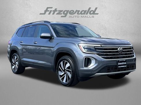 Used 2025 Volkswagen Atlas SE image 1