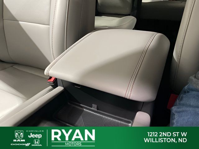 Used 2026 Ford Explorer Active w/ Active Comfort Package AWD/4WD image 24
