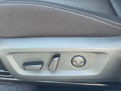 Certified 2025 Nissan Rogue SV AWD/4WD image 13