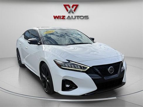 Used 2022 Nissan Maxima SR w/ Sport Mat Group image 3