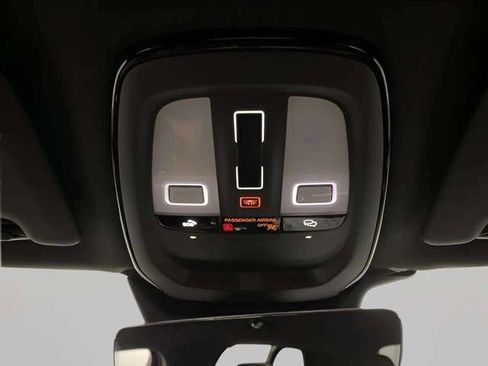 Used 2025 Volvo XC40 B5 Plus AWD/4WD image 58