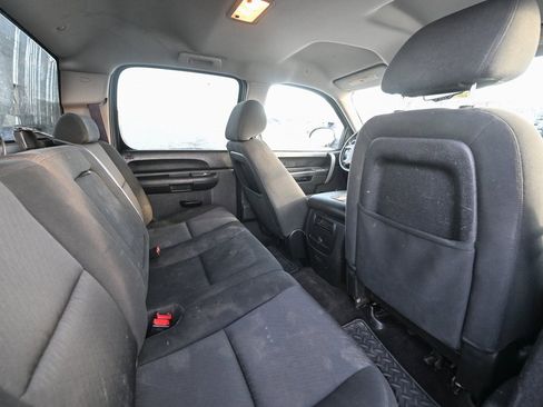 Used 2011 Chevrolet Silverado 2500 LT w/ Interior Plus Package image 26